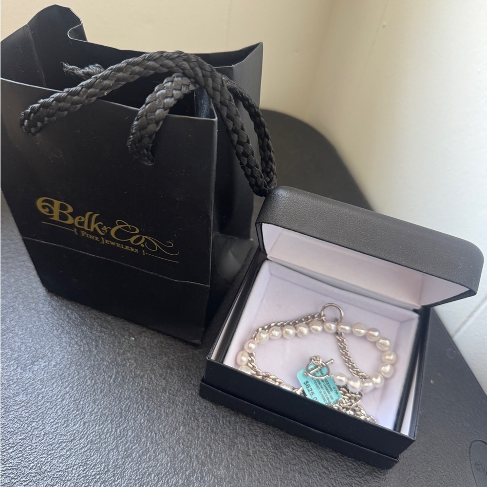 Belk and co pearl silver necklace